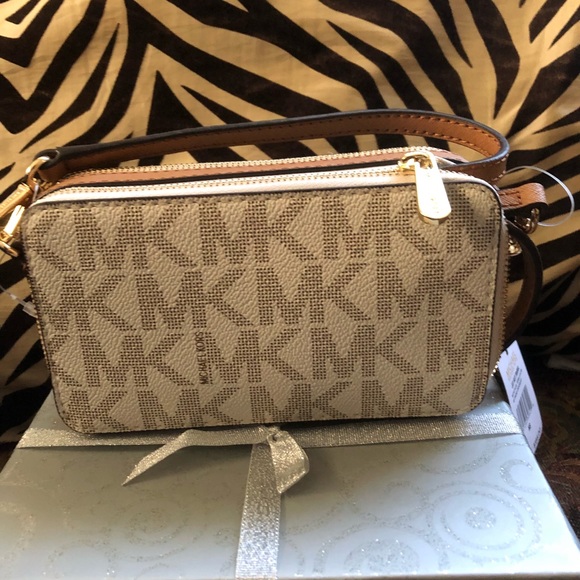 Michael Kors- double wristlet & wallet - Picture 2 of 2